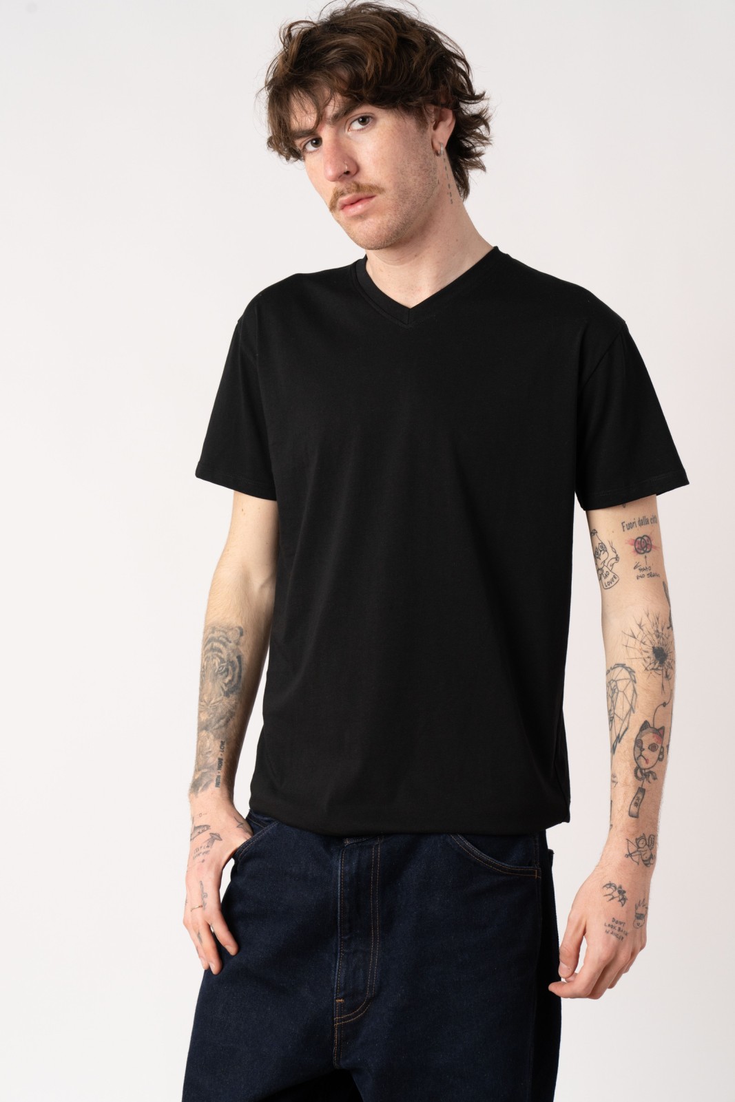Scollo a V 100% cotone basic