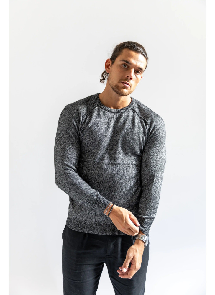 Men's crew neck sweater with saddle sleeve