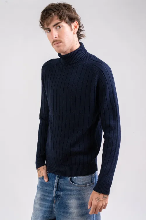 Maglia collo alto a coste...