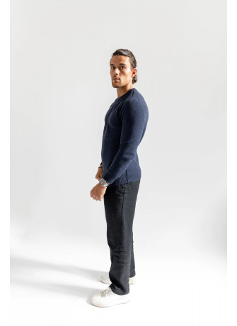 Crew-neck sweater with saddle sleeve and external stitching for men