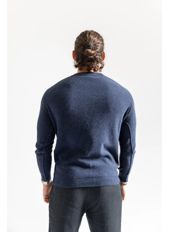 Crew-neck sweater with saddle sleeve and external stitching for men