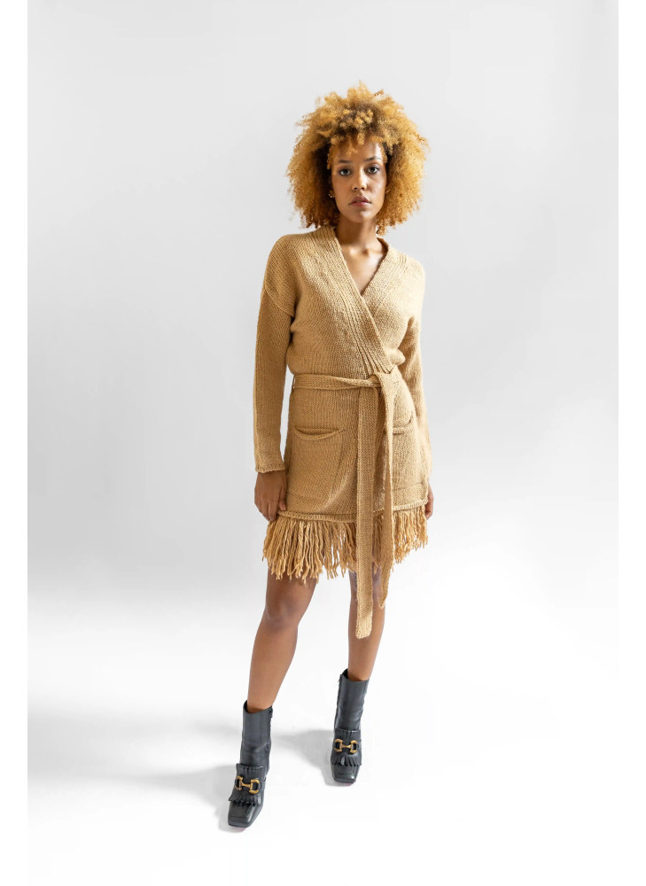 Knitted coat with fringes