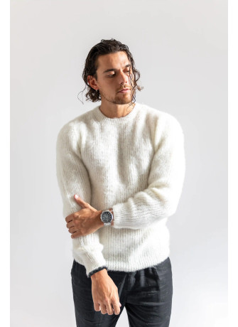 Solid color crew-neck sweater in brushed kid mohair