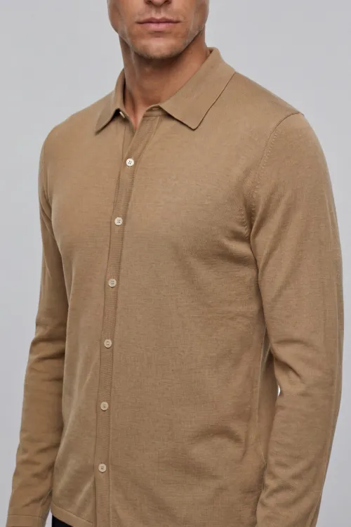 Camicia in 100% cotone...